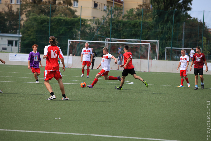 fussball-hat-viel-gesichter-cup2014-promispiel-5-von-55