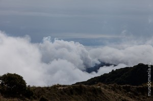 la vista desde volcan irazù a turrialba